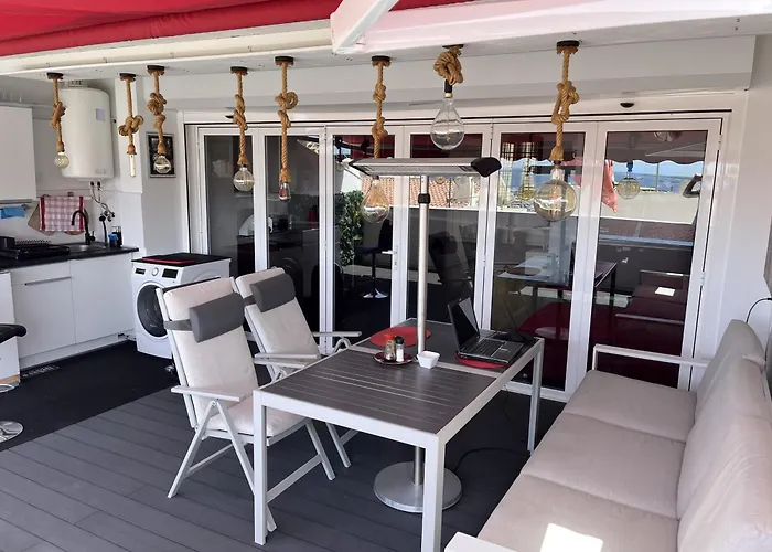 Casa Coral Ocean View Apartment